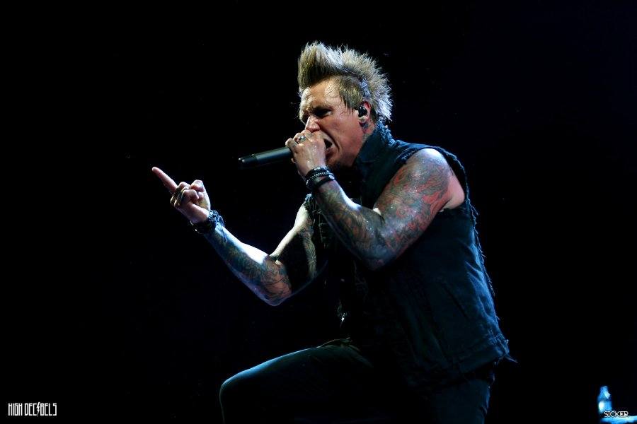 Фотоотчет с концерта Papa Roach (2015.06.28 - Москва - Ray Just Arena)